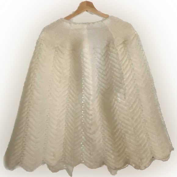 *VINTAGE* handmade knitted caplet - Picture 2 of 9